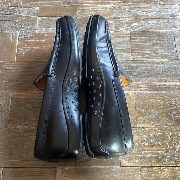 Tod's Classic Leather Slip On Loafers🖤 - Picture 6 of 14